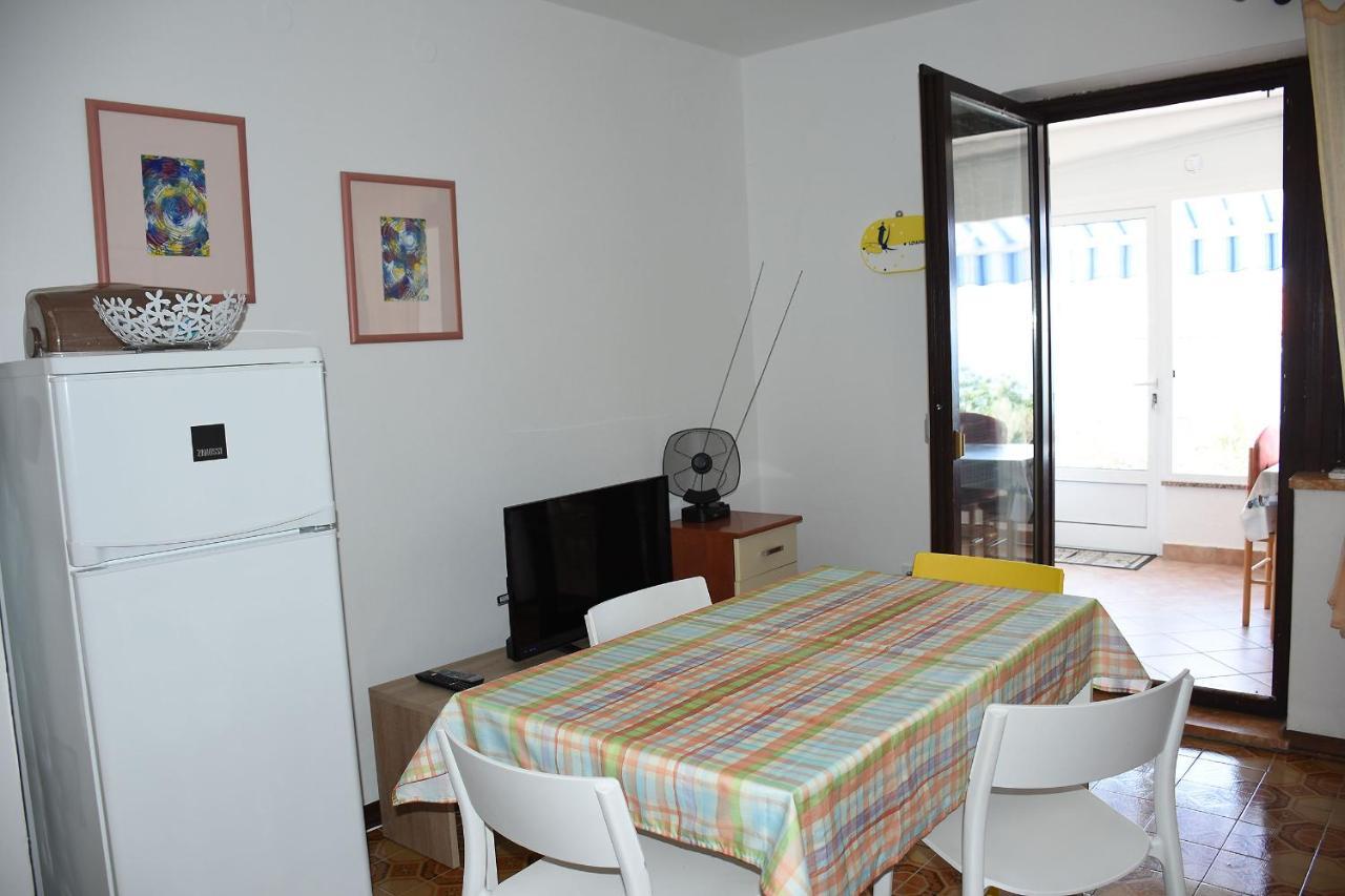 Cosy Studio With A Terrace And A Sea View 拉维尼 外观 照片